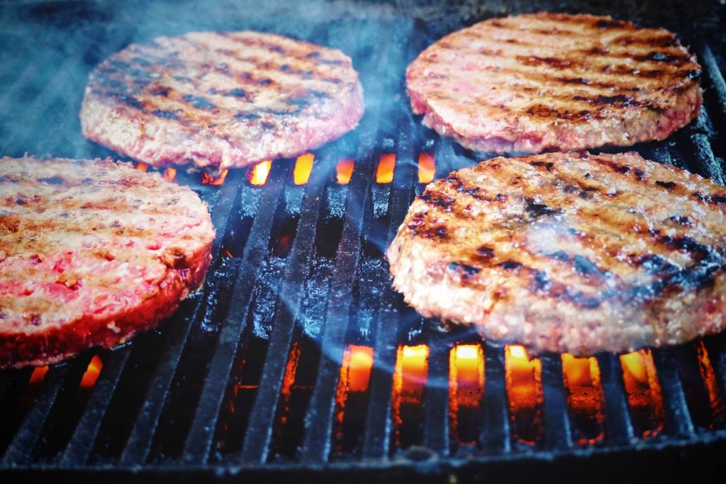 White Castle and its technology vendor, Miso Robotics, announce the unleashing of burger-flipping robots to 100 standalone locations.